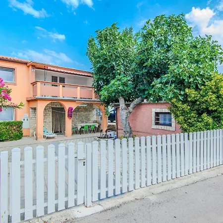 In Otok With Wifi Vir