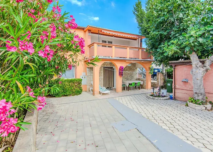 Apartmán In Otok With Wifi Vir