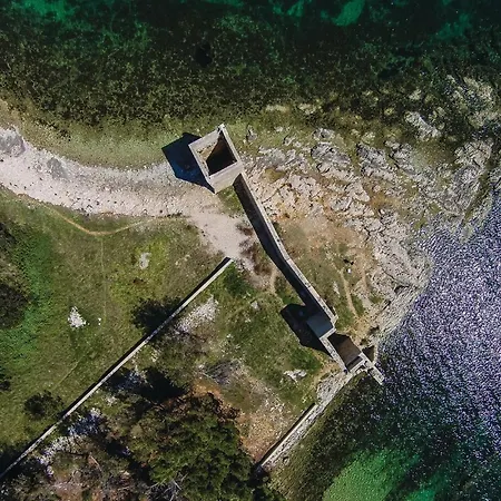 In Otok With Wifi * ויר