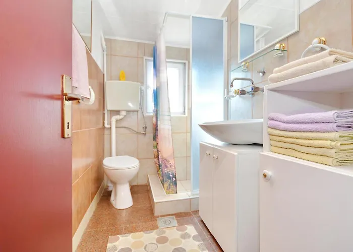 Apartman In Otok With Wifi