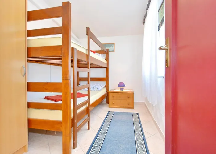 In Otok With Wifi Apartman Vir